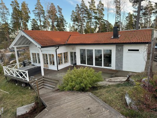 Charmigt skärgårdshus med sjöutsikt, Stora Timrarö - Bild 19