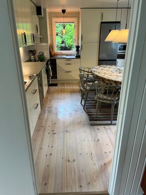 Idyllisk sommarhus med havsutsikt - Bild 24