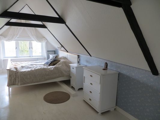 Fyrlängad gård mitt på Österlen - Bild 12