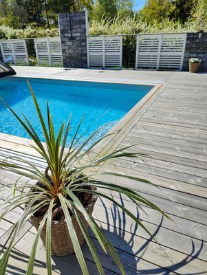 Hus med pool fem min till havet