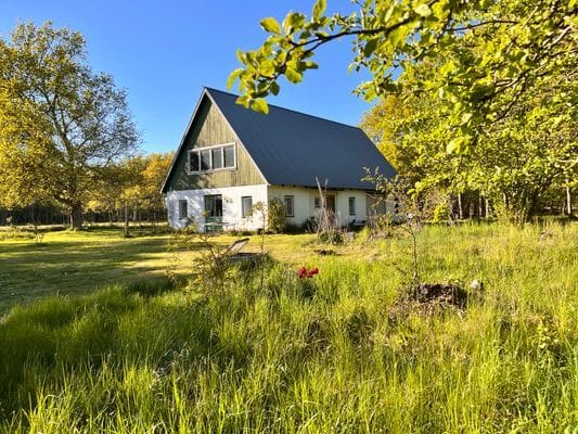 Fyra sängplatser i ett magasin på södra Gotland