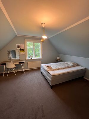 Hyr denna stuga i Visby på 120 m². 5-7 sängplatser. Från 13 500 kr per vecka. Se bilder och tillgänglighet här.