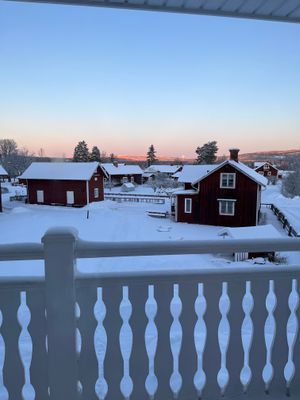 Hyr denna stuga i Borlänge på 90 m². 6 sängplatser. Från 8 400 kr per vecka. Se bilder och tillgänglighet här.