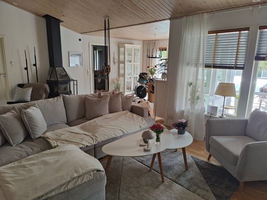 Hyr denna stuga i  på 140 m². 5-6 sängplatser. Pris ej tillgängligt. Se bilder och tillgänglighet här.