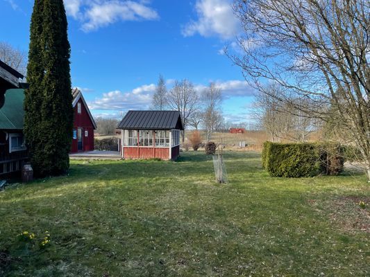 Charmig stuga i genuin och naturskön miljö - Bild 15
