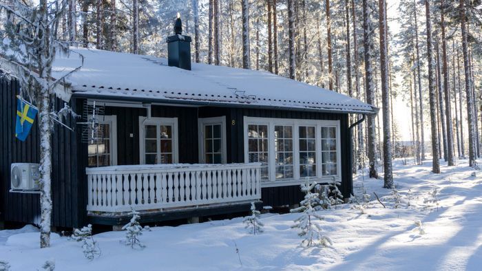 Rymlig 4p stuga med öppen spis i badort - Bild 27