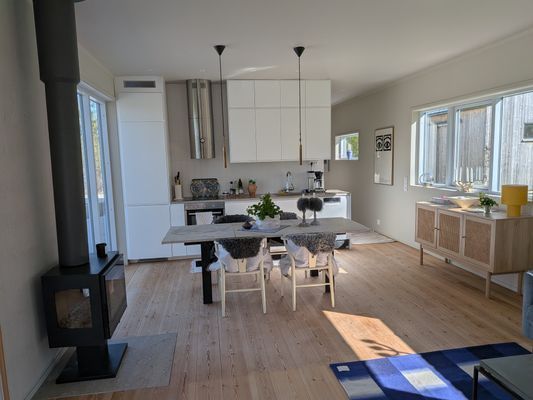 Exklusivt på södra Gotland – Två hus med pool - Bild 9