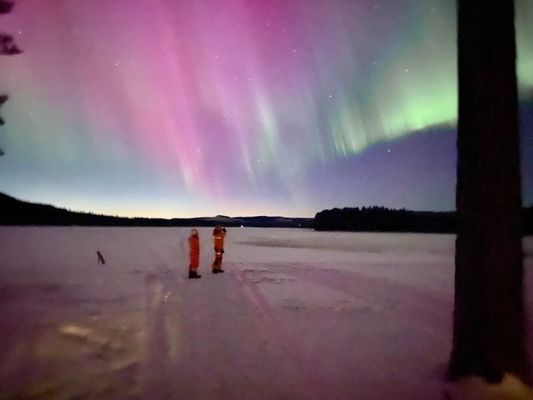Rymlig 4p stuga med öppen spis i badort - Bild 64