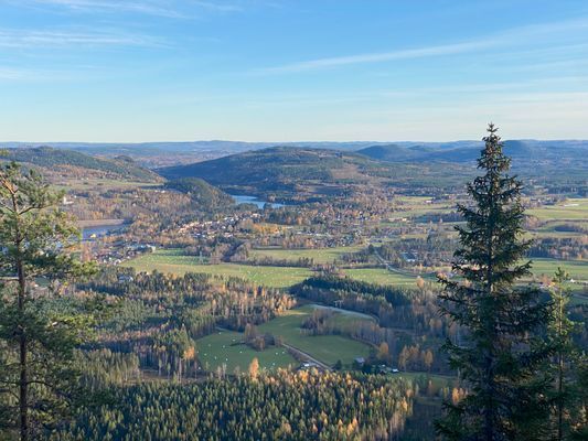 Rymlig 4p stuga med öppen spis i badort - Bild 65