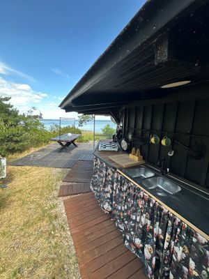 Hyr denna stuga i Rockneby på 28 m². 2 sängplatser. Från 800 kr per dag. Se bilder och tillgänglighet här.