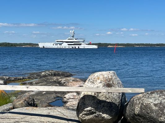 Arkitektritat skärgårdshus med båtplats - Bild 21