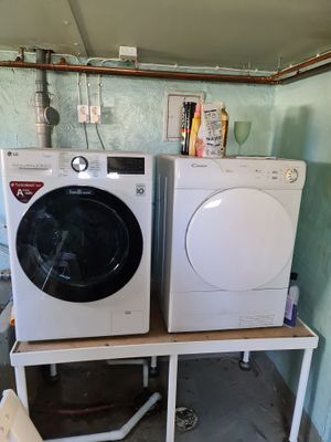 Hyr denna stuga i Hasslö på 76 m². 5 sängplatser. 6 000 - 7 000 kr per vecka. Se bilder och tillgänglighet här.