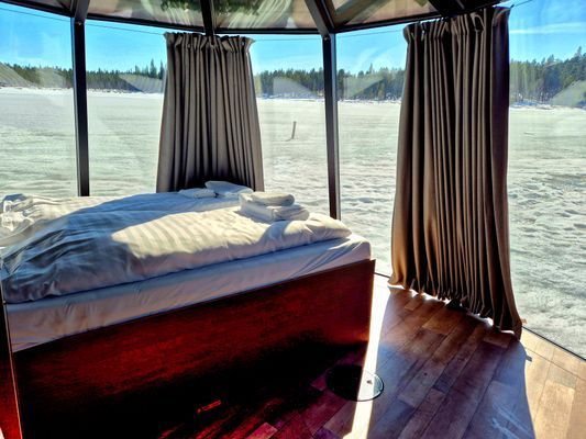 Hyr denna stuga i Lappland på 8 m². 2 sängplatser. 5 975 - 17 950 kr per vecka. Se bilder och tillgänglighet här.