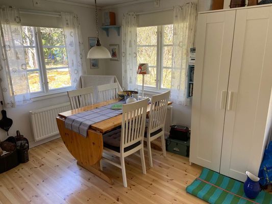 Trivsam stuga nära havsvik och insjö - Bild 7