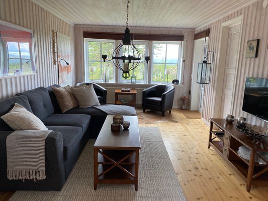 Hyr denna stuga i Näsfjället på 43 m². 4-5 sängplatser. 5 000 - 6 500 kr per vecka. Se bilder och tillgänglighet här.