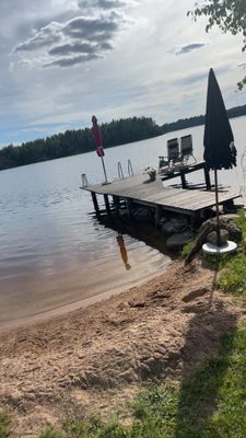 stuga vid sjö på landet - Bild 7