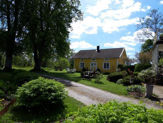 Hyr denna stuga i Vittaryd på 90 m². 6 sängplatser. Från 8 960 kr per vecka. Se bilder och tillgänglighet här.