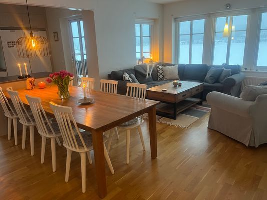 Hyr denna stuga i Funäsdalen på 72 m². 4 sängplatser. 7 500 - 13 000 kr per vecka. Se bilder och tillgänglighet här.