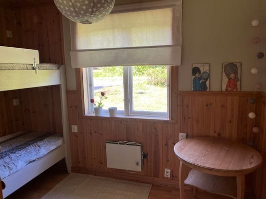 Sjönära fritidshus i lugna omgivningar - Bild 15