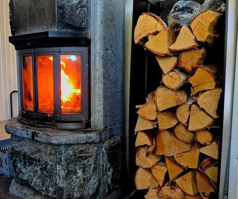 Hyr denna stuga i Kurravaara på 75 m². 10 sängplatser. 5 975 - 12 795 kr per vecka. Se bilder och tillgänglighet här.