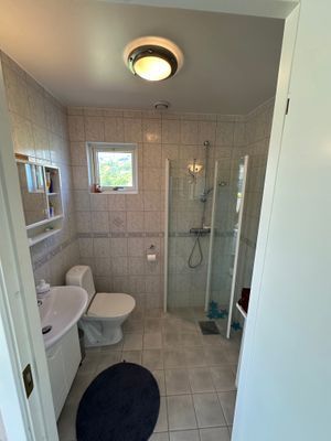 Hus på Lyrön med tillhörande sjöbod/brygga - Bild 21