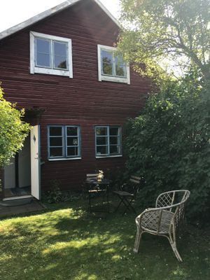 Hyr denna stuga i Visby på 20 m². 2-3 sängplatser. Pris ej tillgängligt. Se bilder och tillgänglighet här.