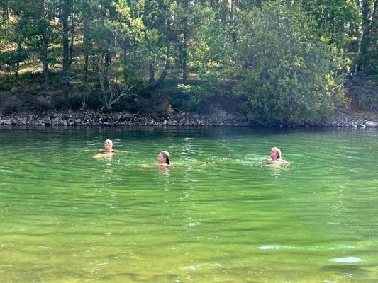 Charmig lantlig stuga med air condition. - Bild 10