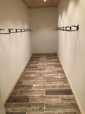 VILLA SKALSVALLEN, Skalets torg, inomhusbordtennis - Bild 10