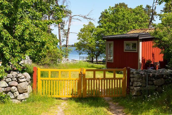 Drömboende med strand och brygga intill Kalmarsund - Bild 12