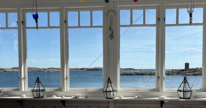 Hyr denna stuga i  på 0 m². 4-6 sängplatser. Från 10 000 kr per vecka. Se bilder och tillgänglighet här.