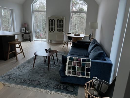 Nybyggd stuga, charmigt läget och nära till havet. - Bild 12