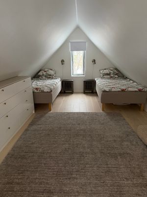 Nybyggd stuga, charmigt läget och nära till havet. - Bild 15