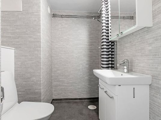 Etagelägenhet med balkong mot backarna/fjället - Bild 18