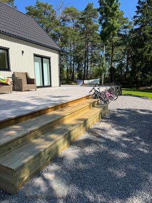 Nybyggd stuga, charmigt läget och nära till havet. - Bild 7