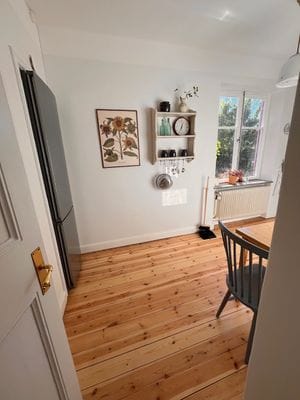 Nyrenoverad lägenhet innanför murarna - Bild 6