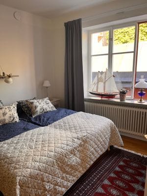 Nyrenoverad lägenhet innanför murarna