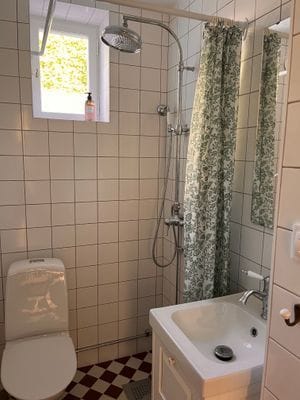 Nyrenoverad lägenhet innanför murarna - Bild 7