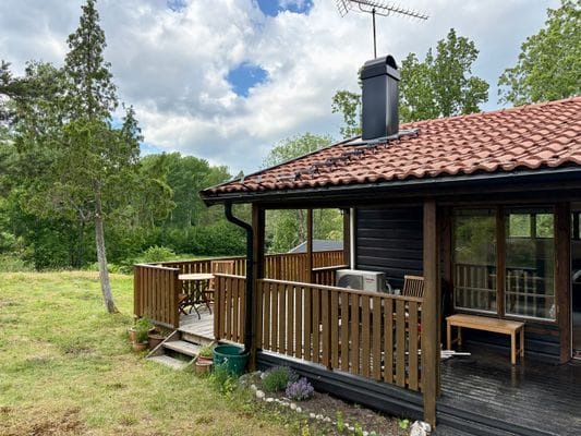 Bild 3 på Stuga med ostört läge 250 m från havet