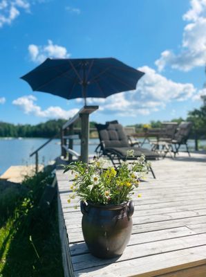 Hyr denna stuga i Värmdö på 160 m². 10 sängplatser. 24 900 - 29 500 kr per vecka. Se bilder och tillgänglighet här.
