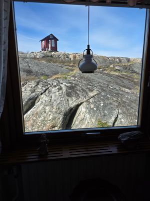 Utkiken är en sevärdighet på Vrångö. Har här du första parkett från sovrumsfönstret