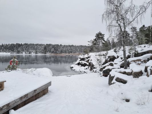 Modern, sjönära stuga med en glimt av Vänern - Bild 35