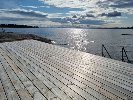 Modern, sjönära stuga med en glimt av Vänern - Bild 29