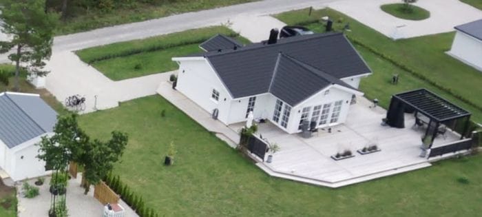 Hyr denna stuga i  på 94 m². 6-7 sängplatser. Pris ej tillgängligt. Se bilder och tillgänglighet här.