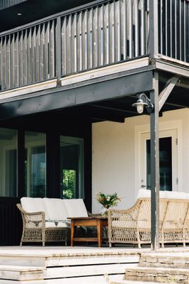 Hyr denna stuga i Gotland på 210 m². 6-10 sängplatser. 7 500 - 35 500 kr per vecka. Se bilder och tillgänglighet här.