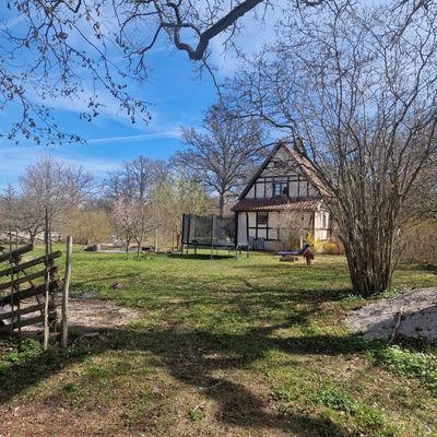 Hyr denna stuga i Gotland på 86 m². 4 sängplatser. Från 10 500 kr per vecka. Se bilder och tillgänglighet här.