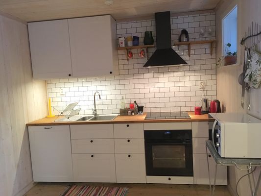 Hyr denna stuga i Vaxholm på 60 m². 4-6 sängplatser. Från 1 700 kr per dag. Se bilder och tillgänglighet här.