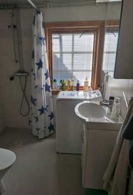 Stuga med sjöutsikt & 20 meter till bad i Mälaren - Bild 9