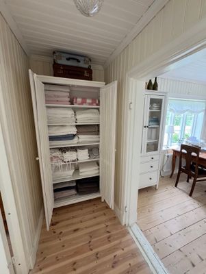 Privat sekelskiftespärla med pool och tennisbana - Bild 37