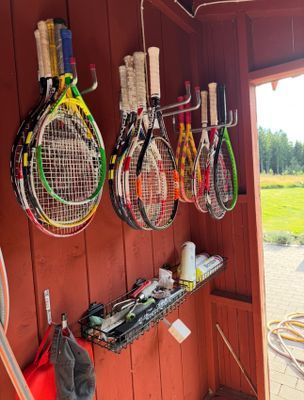 Privat sekelskiftespärla med pool och tennisbana