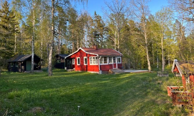 Familjevänlig stuga nära bad